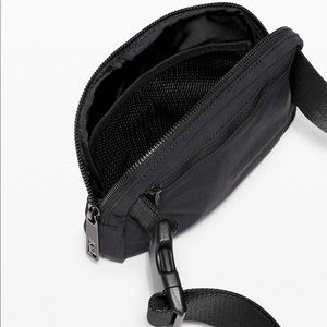 Lululemon Everywhere Belt Bag